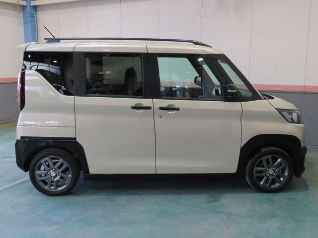 デリカミニ Ｇ　プレミアム　メモリーナビ・マイパイロット　ＬＥＤ　Ａクルコン　シートヒーター　ベンチシート　エアコン　コーナーセンサー　パワステ　アルミホイール　キーレスエントリー　エアバッグ　スマートキー　寒冷地仕様　ＡＢＳ（6枚目）