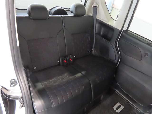 デリカミニ Ｔ　プレミアム　リミテッドエディション　メモリーナビ・マイパイロット　（9枚目）