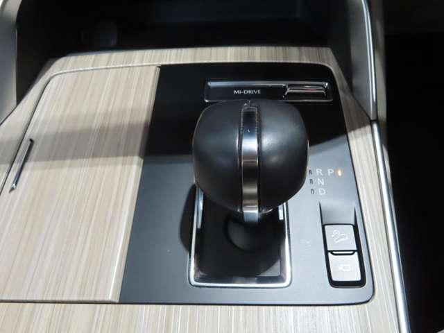 ＣＸ－６０ ＸＤ－ハイブリッド　エクスクルーシブモダン　純正ナビ・ドラレコ　衝突軽減ブレーキ　地上デジタル　サイドカメラ　ＥＴＣ　アルミホイール　横滑り防止装置　パワーシート　アイドリングストップ　フロントカメラ　フルタイム４ＷＤ　スマートキー（18枚目）