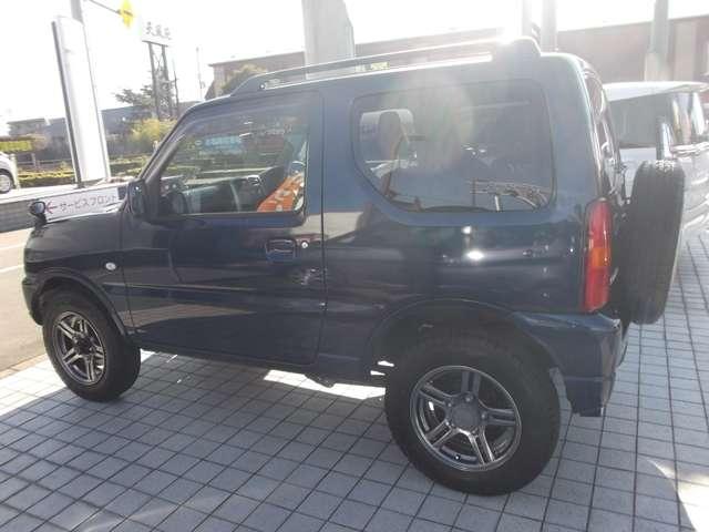 ジムニー ＸＣ　タ－ボ　パ－トタイム４ＷＤ　５速マニュアル車　ランドベンチャー用１６インチアルミホイ－ル＆スタッドレスタイヤ装着済み　フォグランプ　ル－フレ－ル　電動格納ドアミラ－　ＡＢＳ　プライバシ－ガラス☆（8枚目）