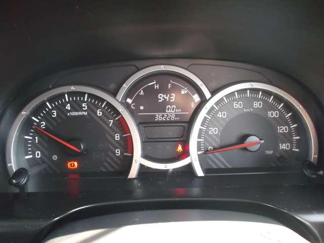 ジムニー ＸＣ　タ－ボ　パ－トタイム４ＷＤ　５速マニュアル車　ランドベンチャー用１６インチアルミホイ－ル＆スタッドレスタイヤ装着済み　フォグランプ　ル－フレ－ル　電動格納ドアミラ－　ＡＢＳ　プライバシ－ガラス☆（13枚目）