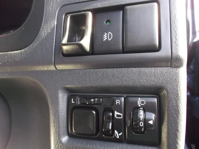 ジムニー ＸＣ　タ－ボ　パ－トタイム４ＷＤ　５速マニュアル車　ランドベンチャー用１６インチアルミホイ－ル＆スタッドレスタイヤ装着済み　フォグランプ　ル－フレ－ル　電動格納ドアミラ－　ＡＢＳ　プライバシ－ガラス☆（23枚目）