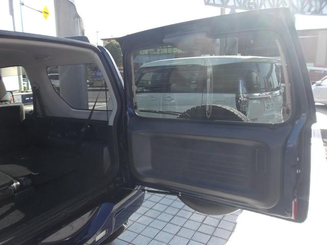 ジムニー ＸＣ　タ－ボ　パ－トタイム４ＷＤ　５速マニュアル車　ランドベンチャー用１６インチアルミホイ－ル＆スタッドレスタイヤ装着済み　フォグランプ　ル－フレ－ル　電動格納ドアミラ－　ＡＢＳ　プライバシ－ガラス☆（39枚目）
