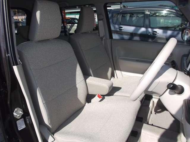 アルトラパン Ｌ　ナビ全方位モニタ－カメラパッケ－ジ　純正メモリ－ナビ　フルセグＴＶ　ブル－トゥ－スオ－ディオ　音楽ＣＤ　ＤＶＤ再生　ステアリングリモコン　運転席ヒ－タ－　衝突被害軽減ブレ－キ　タイヤ４本新品交換済み☆（11枚目）