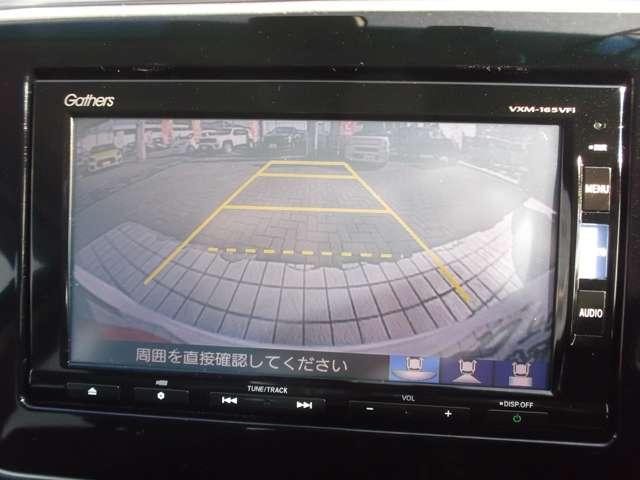 �Ԃ̌���̉f�����f���o�b�N�J�����́A�Ԍɓ����o�b�N���Ԃ�����ꍇ�ɖ𗧂A�C�e���ł���