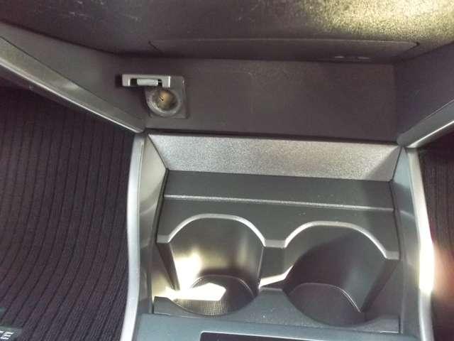 �A�N�Z�T���[�\�P�b�g�E�����̎g���₷���ꏊ�ɑ������ꂽ�h�����N�z���_�[�ł���