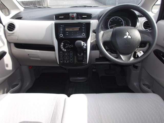 ｅＫワゴン Ｍ　ワンオ－ナ－車　キ－レス　タッチパネルオ－トエアコン　純正ＣＤプレ－ヤ－　ＡＵＸ接続　電動格納ドアミラ－　ベンチシ－ト　プライバシーガラス　アイドリングストップ　タイミングチェ－ン　走行３６０００ＫＭ（12枚目）