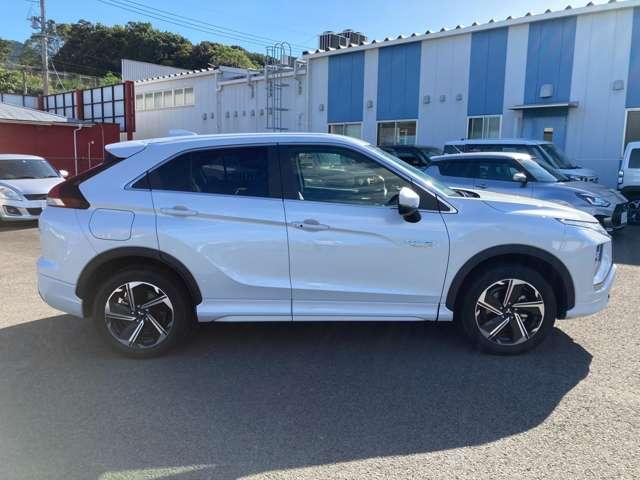 エクリプスクロスＰＨＥＶ Ｐ　ナビ・フルセグＴＶ・全周囲カメラ・ＥＴＣ　３６０度カメラ　地デジ　ＡＢＳ　ＬＥＤランプ　クルコン　バックカメラ　ソナー　シートヒーター　ＥＴＣ　４ＷＤ　ナビＴＶ　盗難防止　フルオートエアコン　Ｐシート（10枚目）