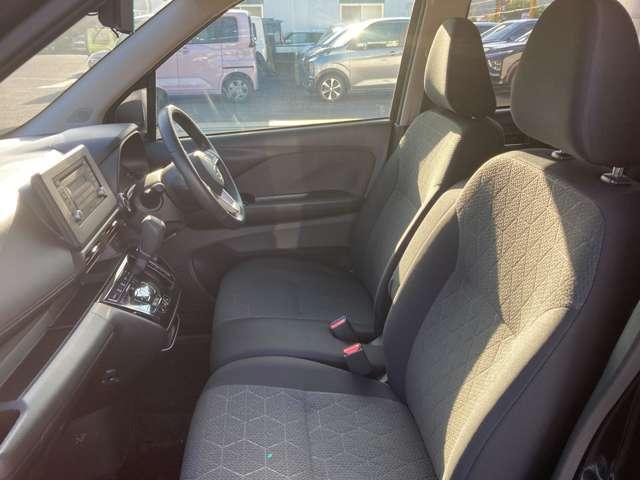 eKクロス G プレミアム CDチューナー・障害物センサ・全周囲C LED 衝突軽減ブレーキ 全方位カメラ キーフリー シートヒーター アルミホイール コーナーセンサー スマートキー ベンチシート オートエアコン(8枚目)