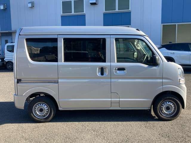 ミニキャブバン Ｅ　横滑り防止・アイドリングストップＥＴＣ　両側手動スライドドア　パーキングセンサー　パワステ　マニュアルエアコン　ＥＳＣ　運転席エアバッグ　助手席エアバッグ　アイドリングストップ　ＡＢＳ（10枚目）