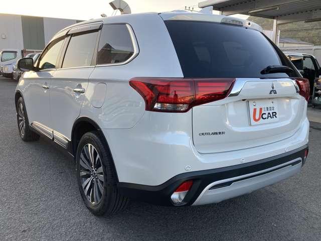 アウトランダー ２０Ｇ　ナビ・フルセグＴＶ・全周囲カメラ・キーレス　ＡＢＳ　ＬＥＤヘッドランプ　オートクルーズコントロール　メモリーナビ　アルミホイール　地デジ　横滑り防止装置　アラウンドモニター　クリアランスソナー　ＥＴＣ（7枚目）