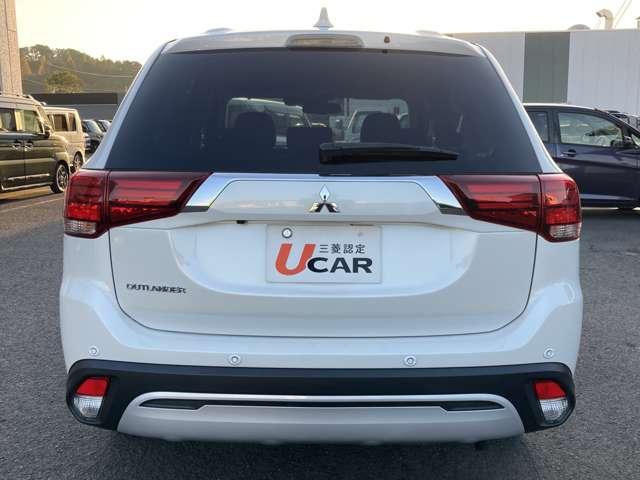 アウトランダー ２０Ｇ　ナビ・フルセグＴＶ・全周囲カメラ・キーレス　ＡＢＳ　ＬＥＤヘッドランプ　オートクルーズコントロール　メモリーナビ　アルミホイール　地デジ　横滑り防止装置　アラウンドモニター　クリアランスソナー　ＥＴＣ（8枚目）