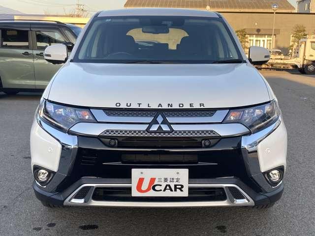 アウトランダー ２０Ｇ　ナビ・フルセグＴＶ・全周囲カメラ・キーレス　ＡＢＳ　ＬＥＤヘッドランプ　オートクルーズコントロール　メモリーナビ　アルミホイール　地デジ　横滑り防止装置　アラウンドモニター　クリアランスソナー　ＥＴＣ（12枚目）