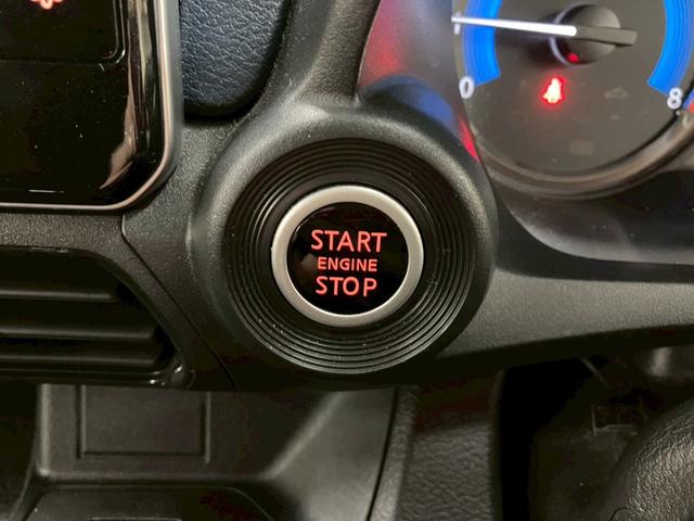 お客様のカーライフをサポートさせて頂きます。販売だけではなく整備も併設した大型のサービス工場で熟練のサービススタッフがサポートさせていただきます。お任せ下さい！【無料通話００７８－６０４２－７７３０】