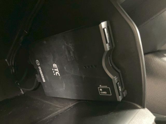 弊社全車両プロの査定士による査定・鑑定書付きで御座います。また、事故車や修復歴車などの取り扱いは１台もございませんのでご安心くださいませ！　【無料通話００７８－６０４２－７７３０】