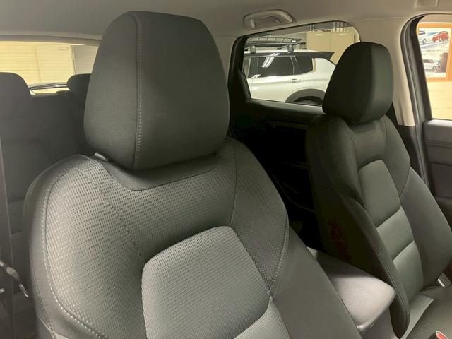 お客様のカーライフをサポートさせて頂きます。販売だけではなく整備も併設した大型のサービス工場で熟練のサービススタッフがサポートさせていただきます。お任せ下さい！【無料通話００７８－６０４２－７７３０】