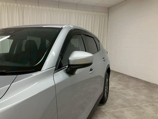 弊社は鈑金工場も併設！おくるまを綺麗な状態でカーライフも安心！ぶつけっちゃった！事故にあってしまった際も迅速対応が可能です！【無料通話００７８－６０４２－７７３０】