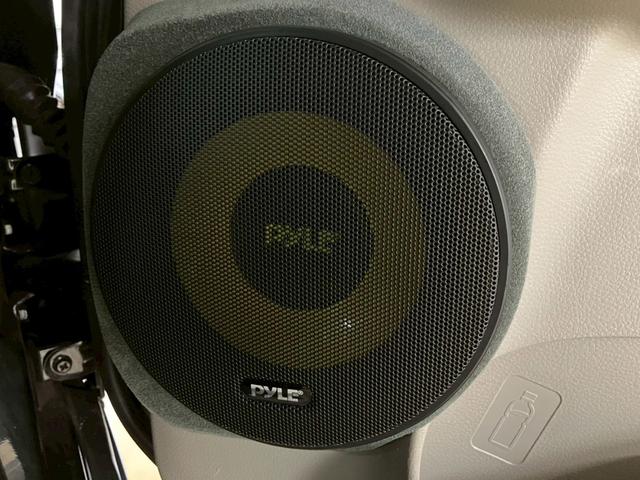 広々とした駐車場をご用意してお待ちしております。展示場には豊富な在庫をご用意。メーカー問わず比較していただけます。【無料通話００７８－６０４２－７７３０】