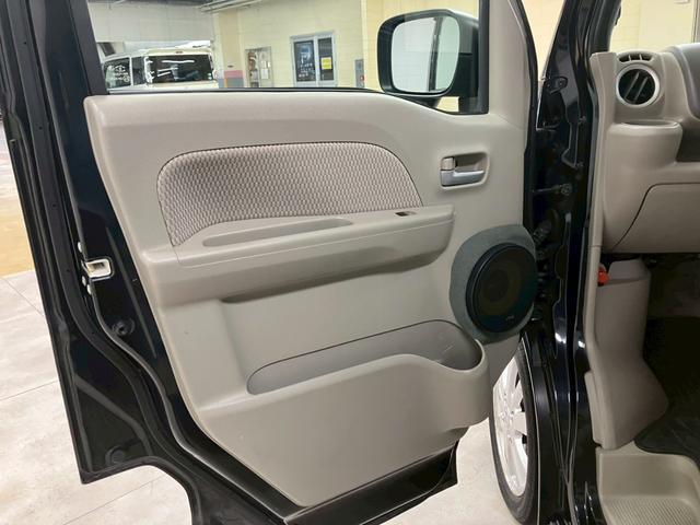 ディーラーならではの安心感、県内最大級２０レーンの自社指定サービス工場完備。熟練のサービススタッフが購入後も長いお付き合いをお客様のお車をサポート致します！【無料通話００７８－６０４２－７７３０】