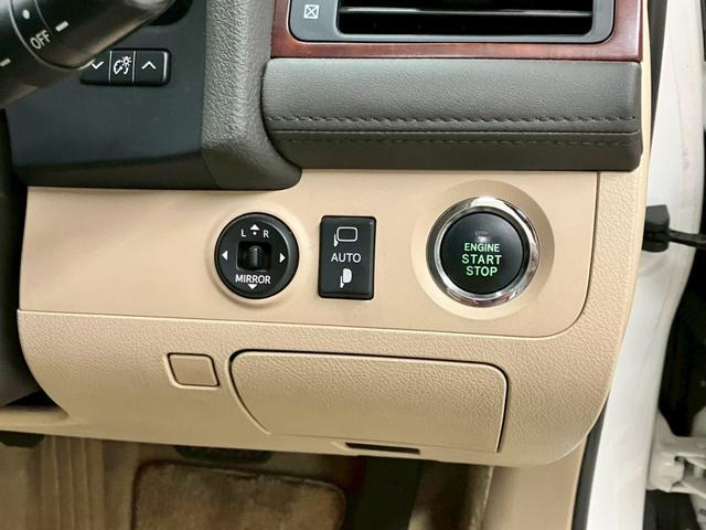 こちらのお車は熟練の担当者が一週間で約１０万台流通する本土のオークション会場より、品質を重視、厳選して仕入れた１台です。お問い合わせお待ちしております。【無料通話００７８－６０４２－７７３０】