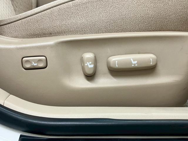 お客様のカーライフをサポートさせて頂きます。販売だけではなく整備も併設した大型のサービス工場で熟練のサービススタッフがサポートさせていただきます。お任せ下さい！【無料通話００７８－６０４２－７７３０】