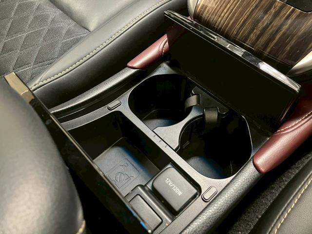 広々とした駐車場をご用意してお待ちしております。展示場には豊富な在庫をご用意。メーカー問わず比較していただけます。【無料通話００７８－６０４２－７７３０】