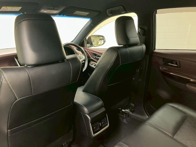 お客様のカーライフをサポートさせて頂きます。販売だけではなく整備も併設した大型のサービス工場で熟練のサービススタッフがサポートさせていただきます。お任せ下さい！【無料通話００７８－６０４２－７７３０】