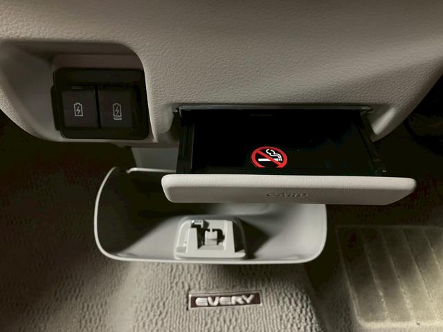 弊社全車両プロの査定士による査定・鑑定書付きで御座います。また、事故車や修復歴車などの取り扱いは１台もございませんのでご安心くださいませ！　【無料通話００７８－６０４２－７７３０】