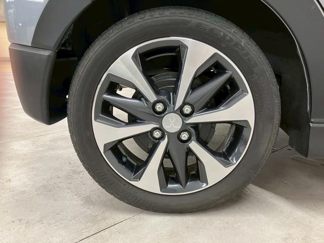 広々とした駐車場をご用意してお待ちしております。展示場には豊富な在庫をご用意。メーカー問わず比較していただけます。【無料通話００７８－６０４２－７７３０】