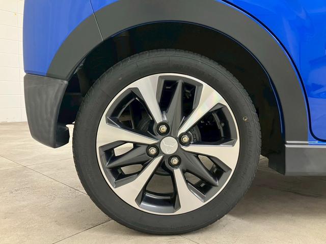 広々とした駐車場をご用意してお待ちしております。展示場には豊富な在庫をご用意。メーカー問わず比較していただけます。【無料通話００７８－６０４２－７７３０】