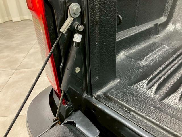 こちらのお車は熟練の担当者が一週間で約１０万台流通する本土のオークション会場より、品質を重視、厳選して仕入れた１台です。お問い合わせお待ちしております。【無料通話００７８－６０４２－７７３０】