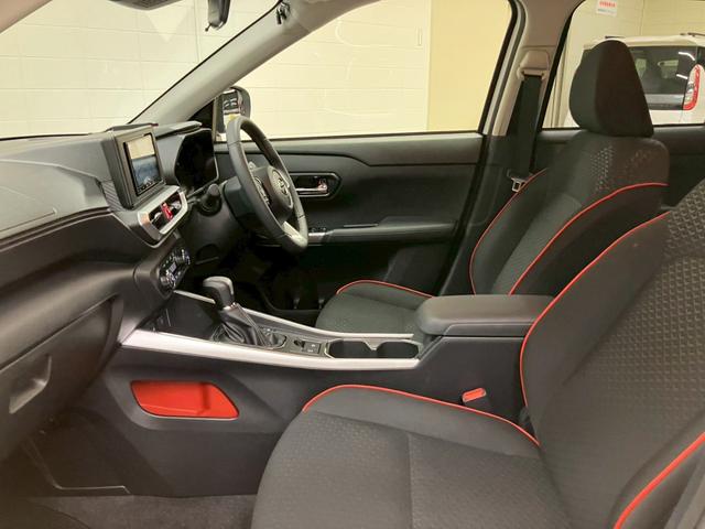 ディーラーならではの安心感、県内最大級２０レーンの自社指定サービス工場完備。熟練のサービススタッフが購入後も長いお付き合いをお客様のお車をサポート致します！【無料通話００７８－６０４２－７７３０】