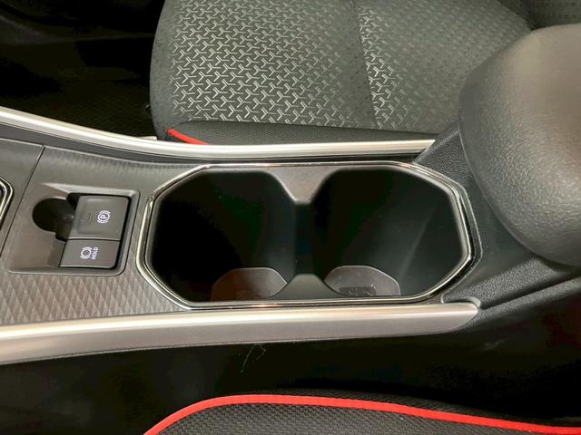 お客様のカーライフをサポートさせて頂きます。販売だけではなく整備も併設した大型のサービス工場で熟練のサービススタッフがサポートさせていただきます。お任せ下さい！【無料通話００７８－６０４２－７７３０】