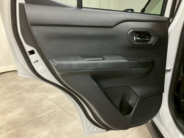 弊社全車両プロの査定士による査定・鑑定書付きで御座います。また、事故車や修復歴車などの取り扱いは１台もございませんのでご安心くださいませ！　【無料通話００７８－６０４２－７７３０】