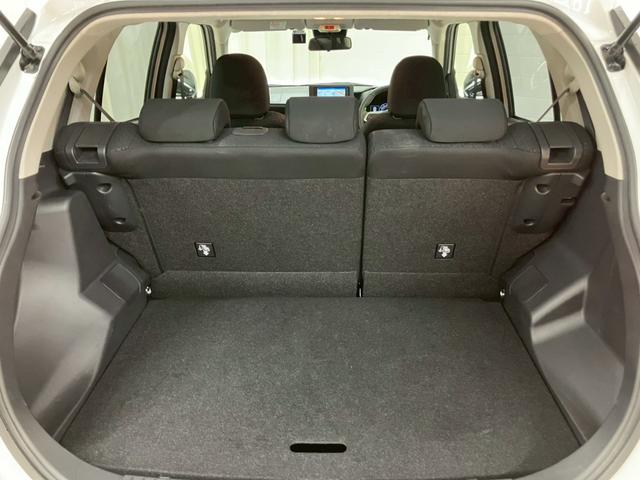 広々とした駐車場をご用意してお待ちしております。展示場には豊富な在庫をご用意。メーカー問わず比較していただけます。【無料通話００７８－６０４２－７７３０】