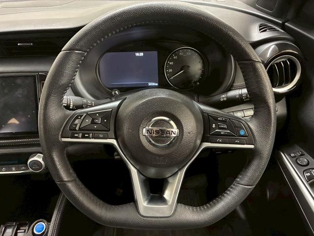 広々とした駐車場をご用意してお待ちしております。展示場には豊富な在庫をご用意。メーカー問わず比較していただけます。【無料通話００７８－６０４２－７７３０】