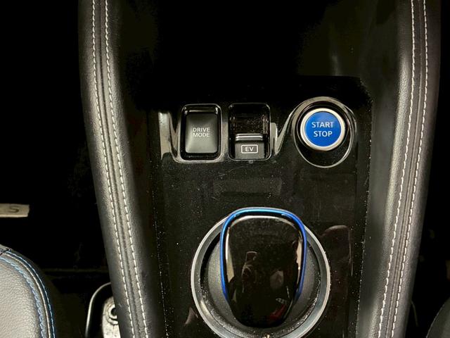 ディーラーならではの安心感、県内最大級２０レーンの自社指定サービス工場完備。熟練のサービススタッフが購入後も長いお付き合いをお客様のお車をサポート致します！【無料通話００７８－６０４２－７７３０】