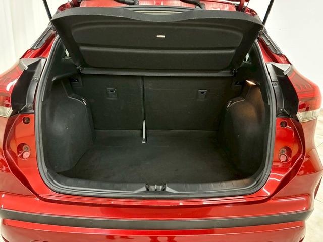 お客様のカーライフをサポートさせて頂きます。販売だけではなく整備も併設した大型のサービス工場で熟練のサービススタッフがサポートさせていただきます。お任せ下さい！【無料通話００７８－６０４２－７７３０】