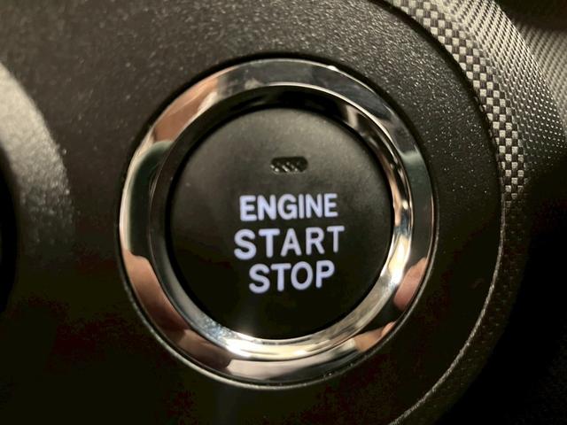 お客様のカーライフをサポートさせて頂きます。販売だけではなく整備も併設した大型のサービス工場で熟練のサービススタッフがサポートさせていただきます。お任せ下さい！【無料通話００７８－６０４２－７７３０】