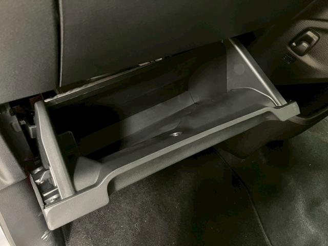 １２ヵ月走行距離無制限の三菱認定中古車保証！！全国の三菱正規ディーラーで受けられる保証有り♪内容詳細につきましては、店舗までお気軽にお問い合わせくださいませ【無料通話００７８－６０４２－７７３０】