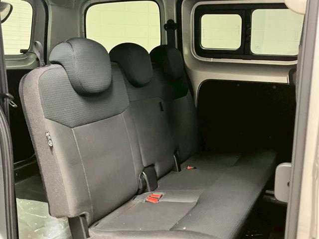 広々とした駐車場をご用意してお待ちしております。展示場には豊富な在庫をご用意。メーカー問わず比較していただけます。【無料通話００７８－６０４２－７７３０】