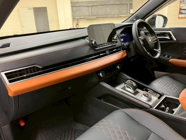 ディーラーならではの安心感、県内最大級２０レーンの自社指定サービス工場完備。熟練のサービススタッフが購入後も長いお付き合いをお客様のお車をサポート致します！【無料通話００７８－６０４２－７７３０】