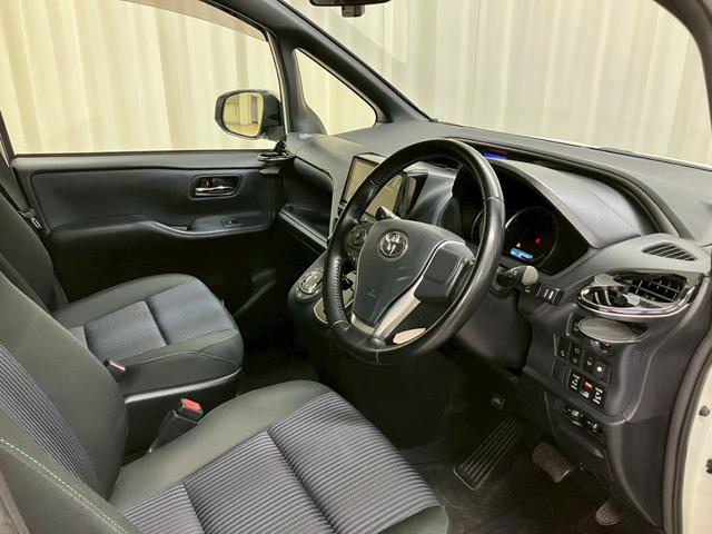 ヴォクシー ZS 煌 ・本土仕入・7人乗り・走行69450km・車検令和9年6月・法定整備付・三菱認定保証・アルパイン9インチナビ・バックカメラ・ETC・ドラレコ・両側電動スライドドア・衝突被害軽減ブレーキ(17枚目)