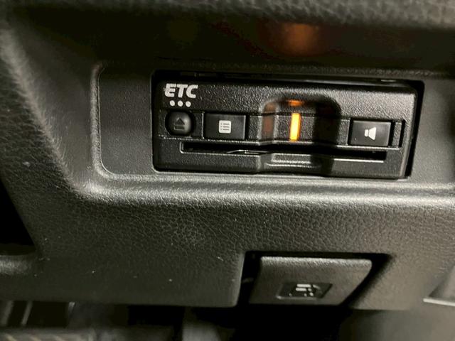 弊社全車両プロの査定士による査定・鑑定書付きで御座います。また、事故車や修復歴車などの取り扱いは１台もございませんのでご安心くださいませ！　【無料通話００７８－６０４２－７７３０】