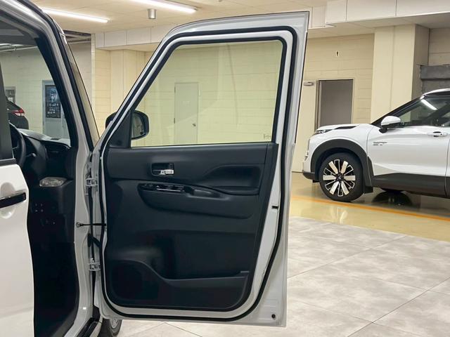 広々とした駐車場をご用意してお待ちしております。展示場には豊富な在庫をご用意。メーカー問わず比較していただけます。【無料通話００７８－６０４２－７７３０】