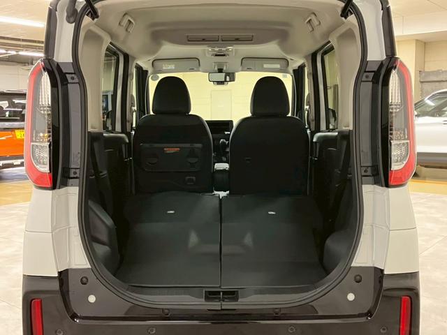 広々とした駐車場をご用意してお待ちしております。展示場には豊富な在庫をご用意。メーカー問わず比較していただけます。【無料通話００７８－６０４２－７７３０】