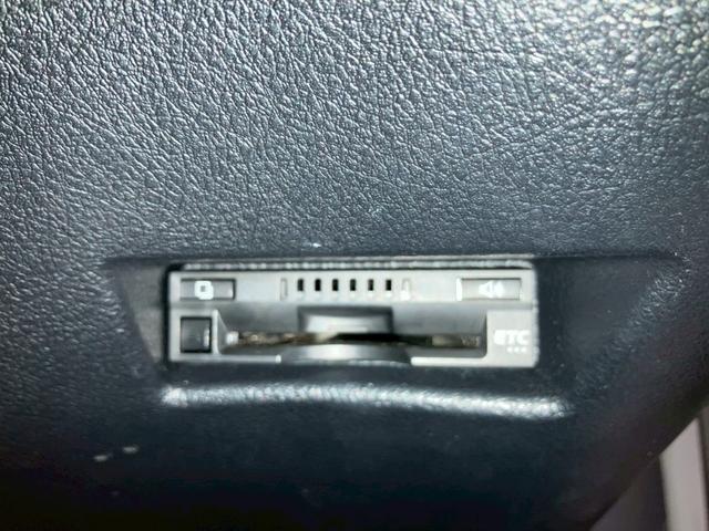 弊社全車両プロの査定士による査定・鑑定書付きで御座います。また、事故車や修復歴車などの取り扱いは１台もございませんのでご安心くださいませ！　【無料通話００７８－６０４２－７７３０】