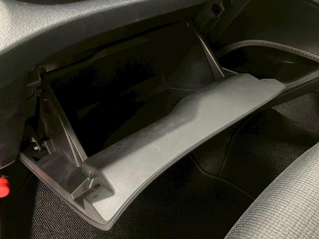 弊社全車両プロの査定士による査定・鑑定書付きで御座います。また、事故車や修復歴車などの取り扱いは１台もございませんのでご安心くださいませ！　【無料通話００７８－６０４２－７７３０】