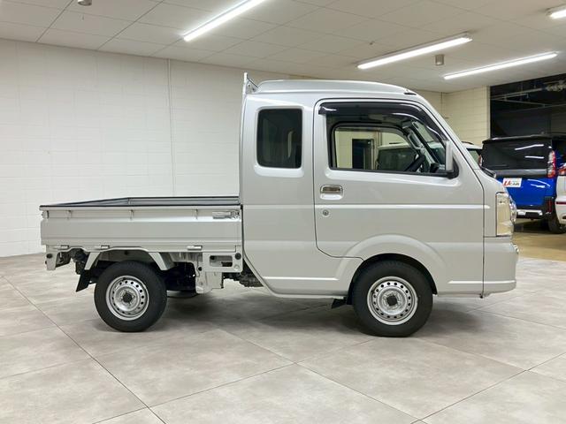 キャリイトラック KX ・本土仕入・5速MT・走行10990km・三菱認定中古車・社外ナビ・地デジTV・Bluetooth対応・ETC・衝突被害軽減ブレーキ・エアコン・パワステ・荷台マット(4枚目)