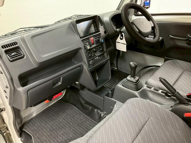 キャリイトラック KX ・本土仕入・5速MT・走行10990km・三菱認定中古車・社外ナビ・地デジTV・Bluetooth対応・ETC・衝突被害軽減ブレーキ・エアコン・パワステ・荷台マット(18枚目)